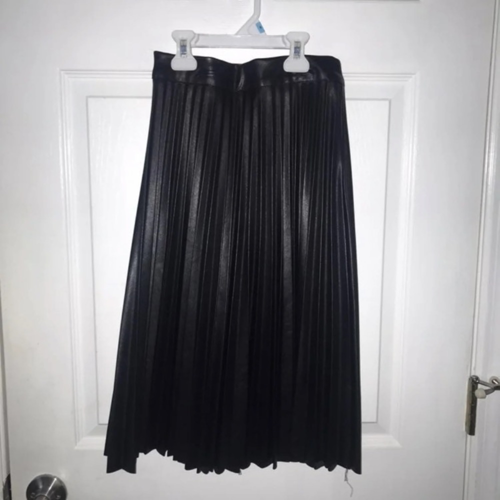 charlotte russe faux leather pleated skirt
